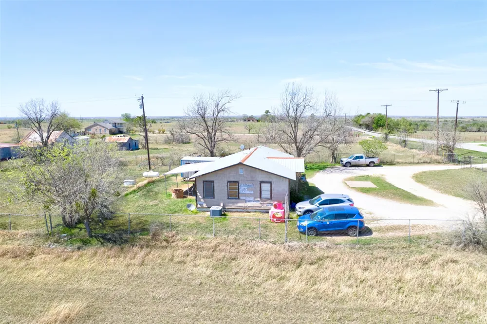 17809 FM 1100 Elgin, TX 78621