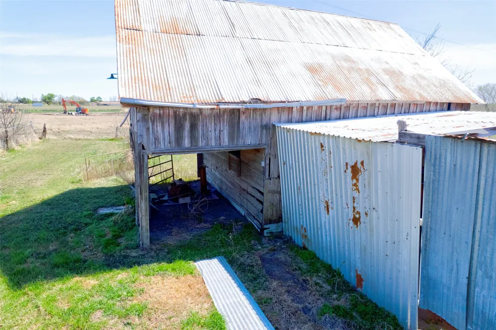 17809 FM 1100 Elgin, TX 78621