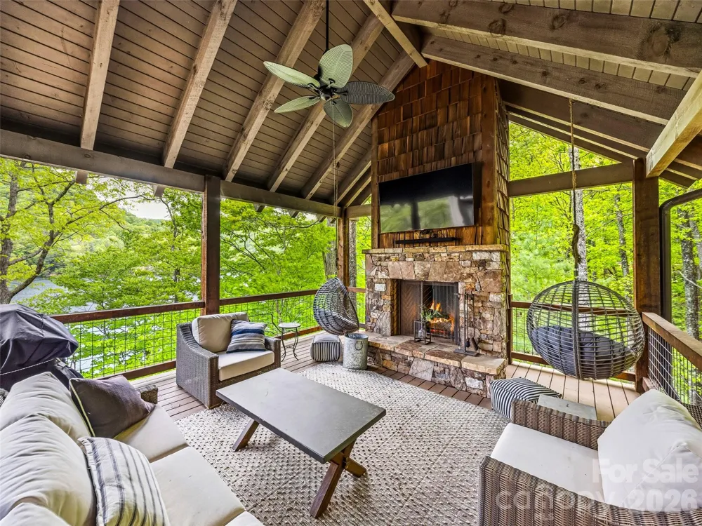60 Shoreline Drive Tuckasegee, NC 28783