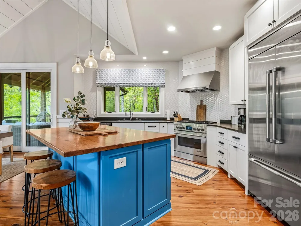 60 Shoreline Drive Tuckasegee, NC 28783