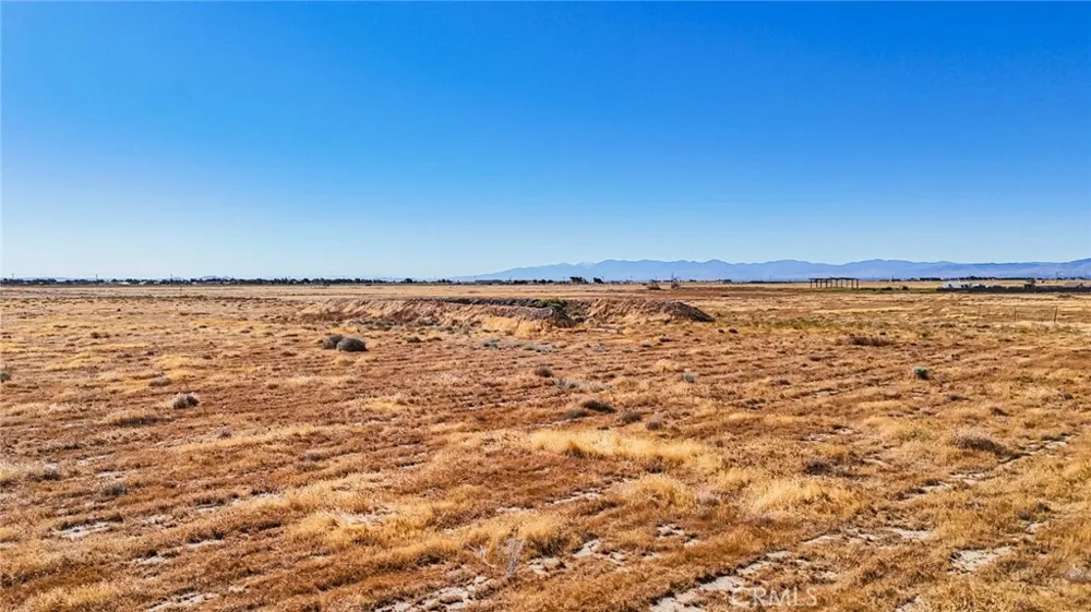 550 90th Street W Rosamond, CA 93560