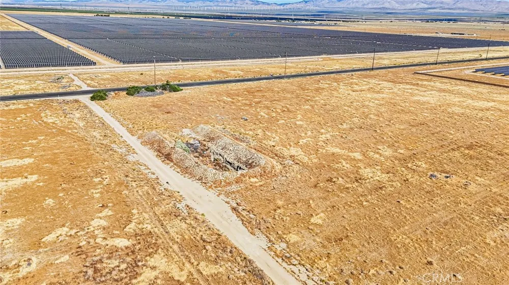 550 90th Street W Rosamond, CA 93560
