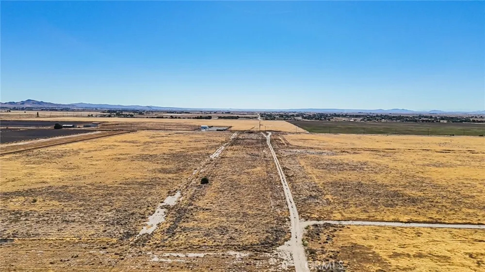 550 90th Street W Rosamond, CA 93560