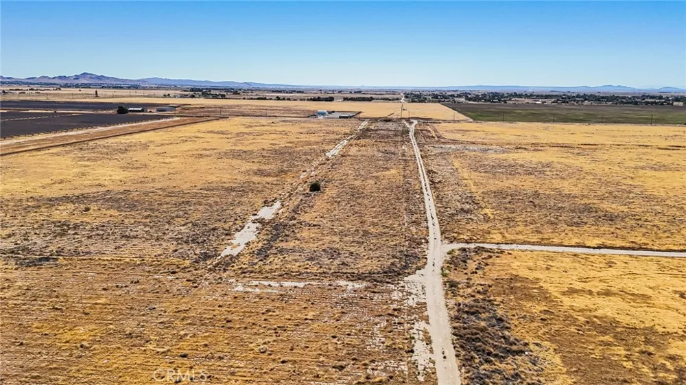 550 90th Street W Rosamond, CA 93560
