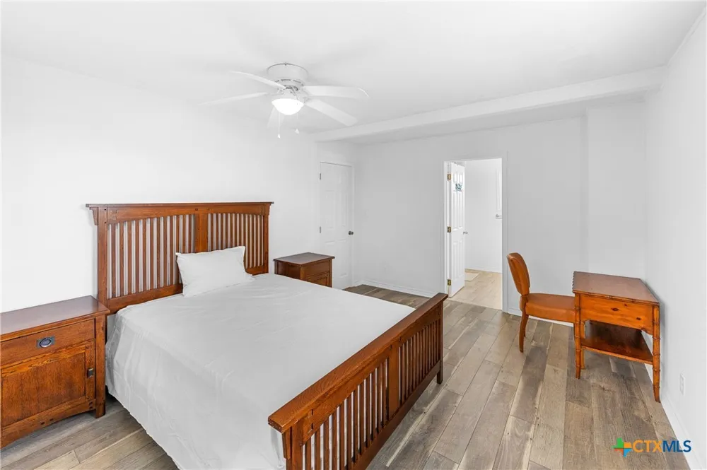 1838 W Bayshore Drive Palacios, TX 77465