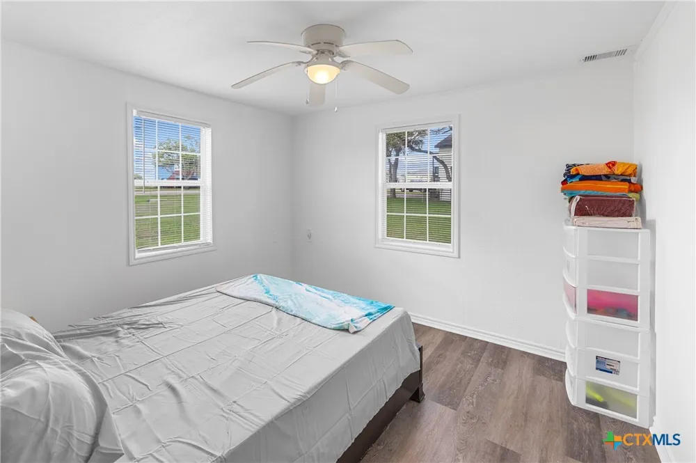 1838 W Bayshore Drive Palacios, TX 77465