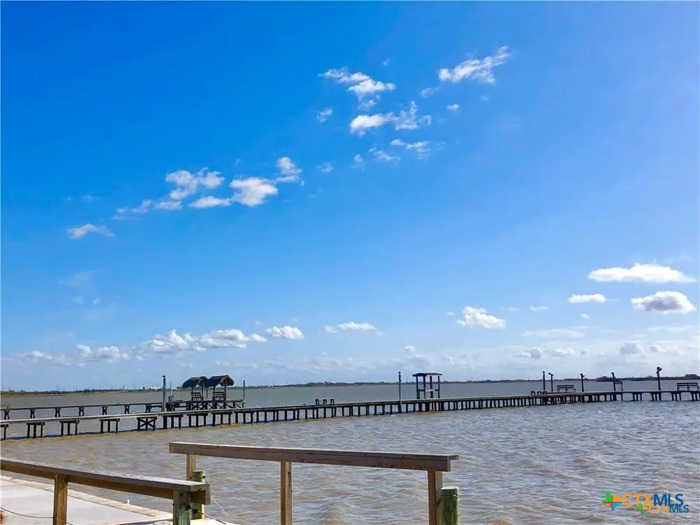 1838 W Bayshore Drive Palacios, TX 77465