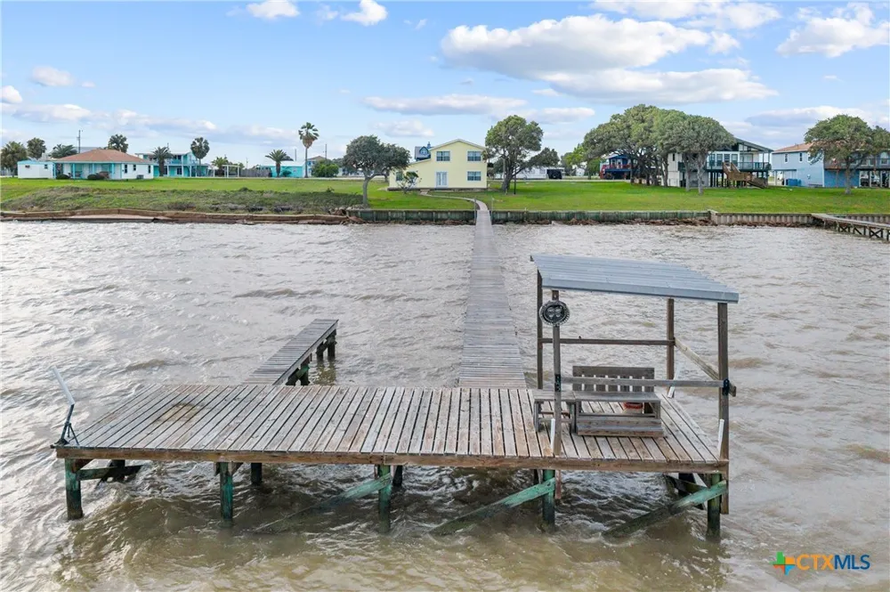 1838 W Bayshore Drive Palacios, TX 77465