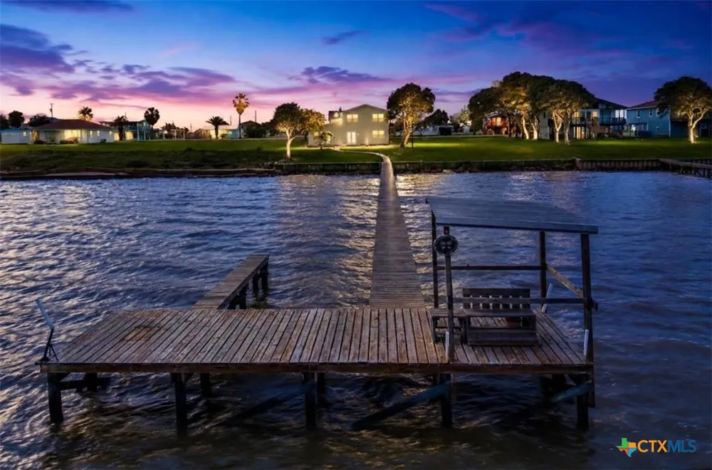 1838 W Bayshore Drive Palacios, TX 77465
