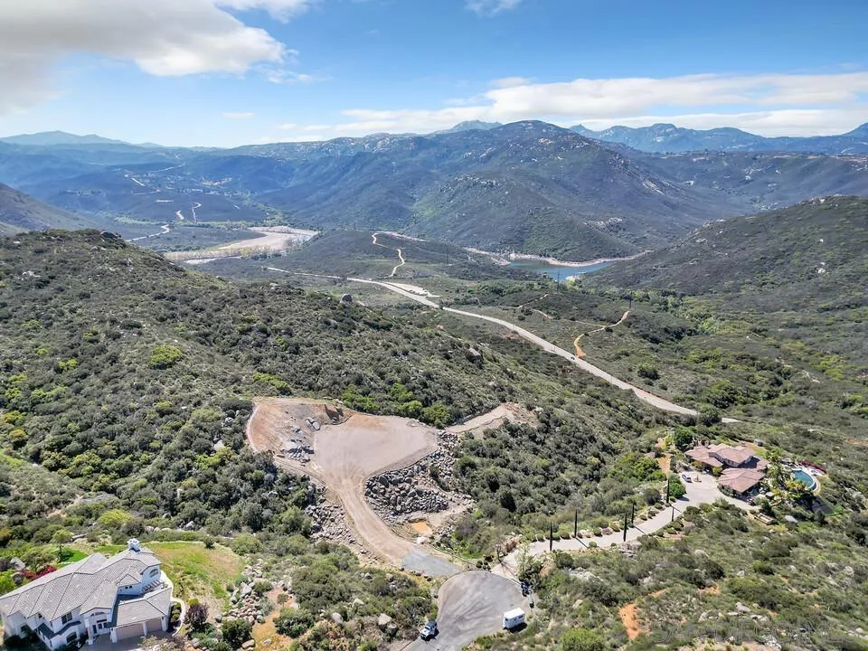 2169 Corte Dorado Espuela Alpine, CA 91901