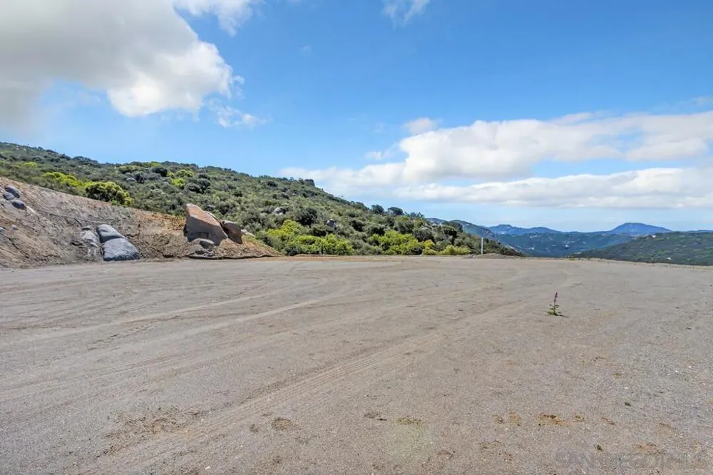 2169 Corte Dorado Espuela Alpine, CA 91901