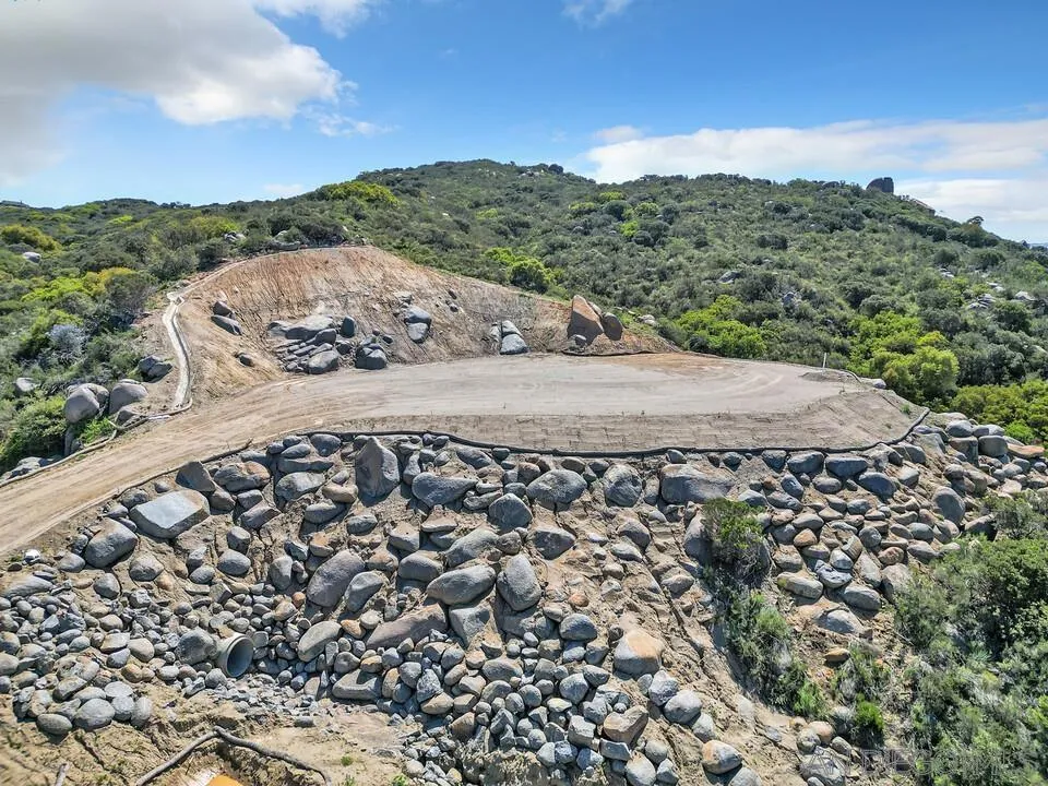 2169 Corte Dorado Espuela Alpine, CA 91901