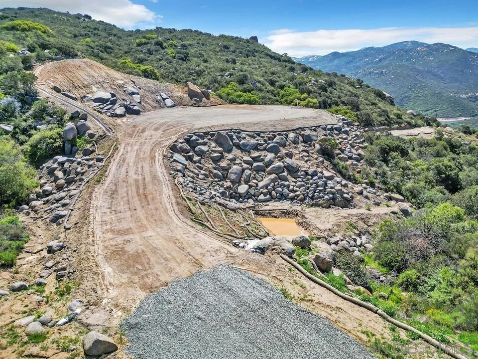 2169 Corte Dorado Espuela Alpine, CA 91901