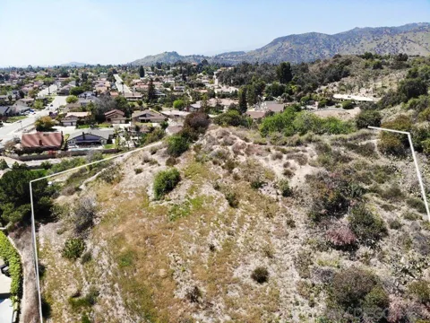 16 Esperanza Drive