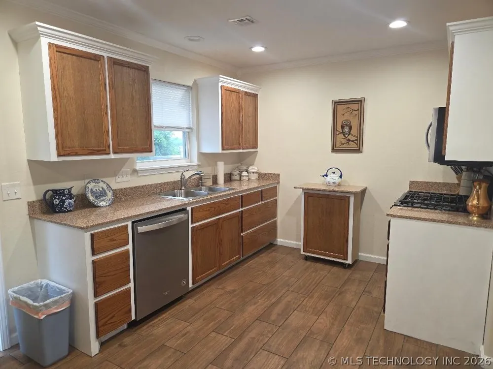 605 S 4th Eufaula, OK 74432