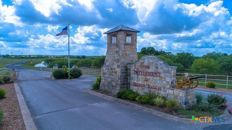 Flash Circle    Lot 257 Luling, TX 78648