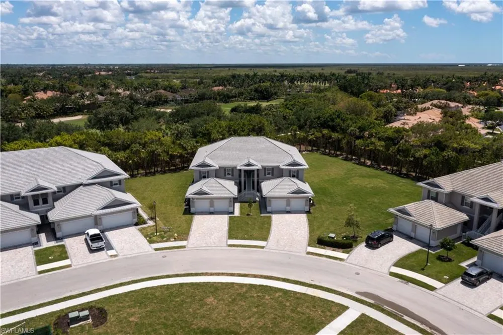 220 Indies Dr E #101 Naples, FL 34114