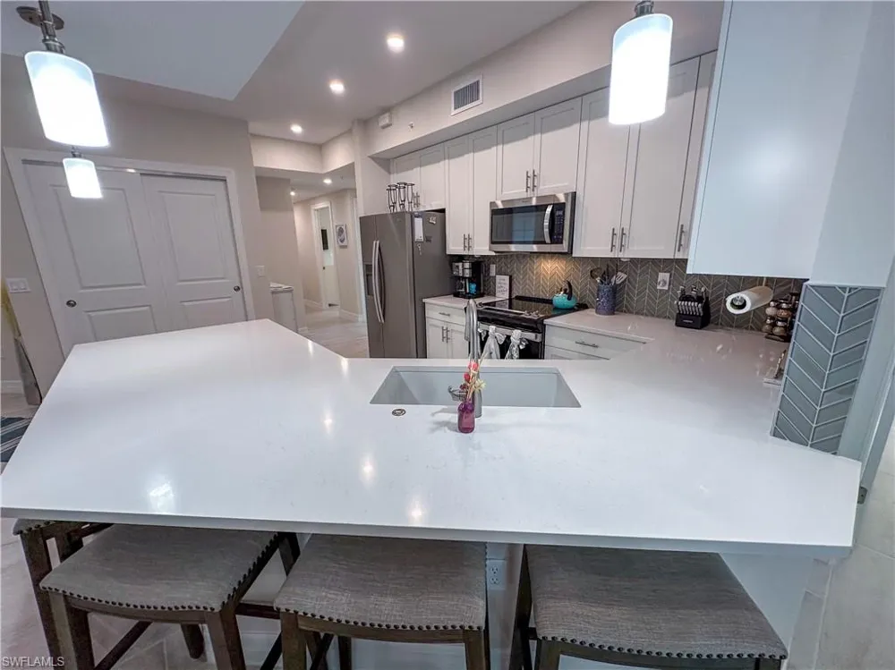 220 Indies Dr E #101 Naples, FL 34114