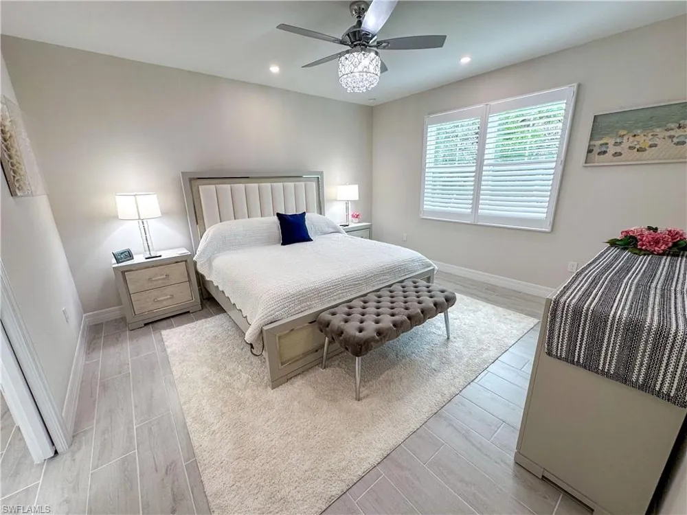220 Indies Dr E #101 Naples, FL 34114