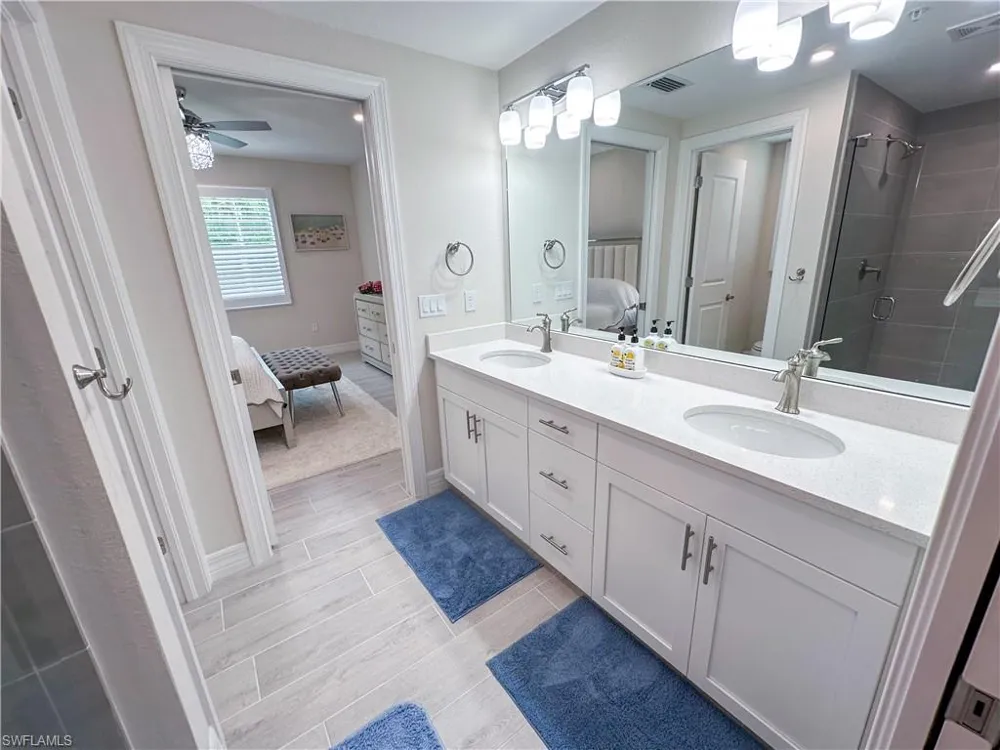 220 Indies Dr E #101 Naples, FL 34114