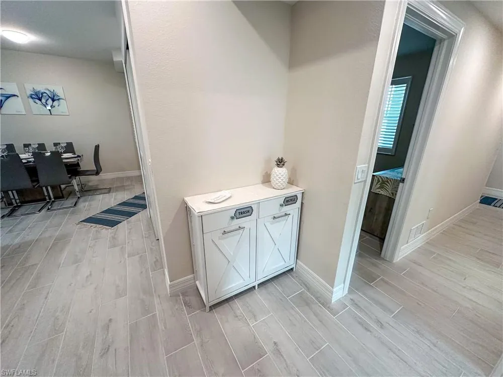 220 Indies Dr E #101 Naples, FL 34114