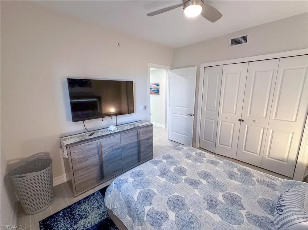 220 Indies Dr E #101 Naples, FL 34114
