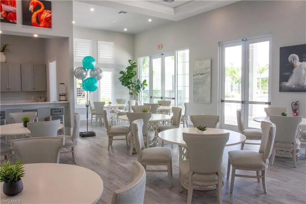 220 Indies Dr E #101 Naples, FL 34114