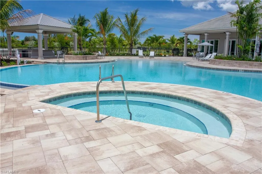 220 Indies Dr E #101 Naples, FL 34114