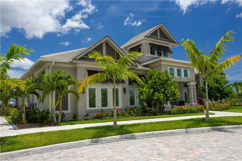 220 Indies Dr E #101 Naples, FL 34114