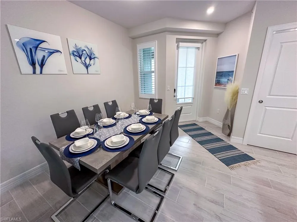 220 Indies Dr E #101 Naples, FL 34114