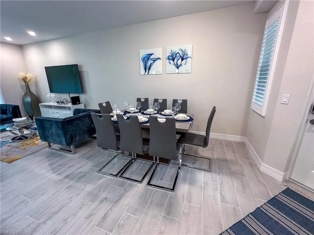 220 Indies Dr E #101 Naples, FL 34114