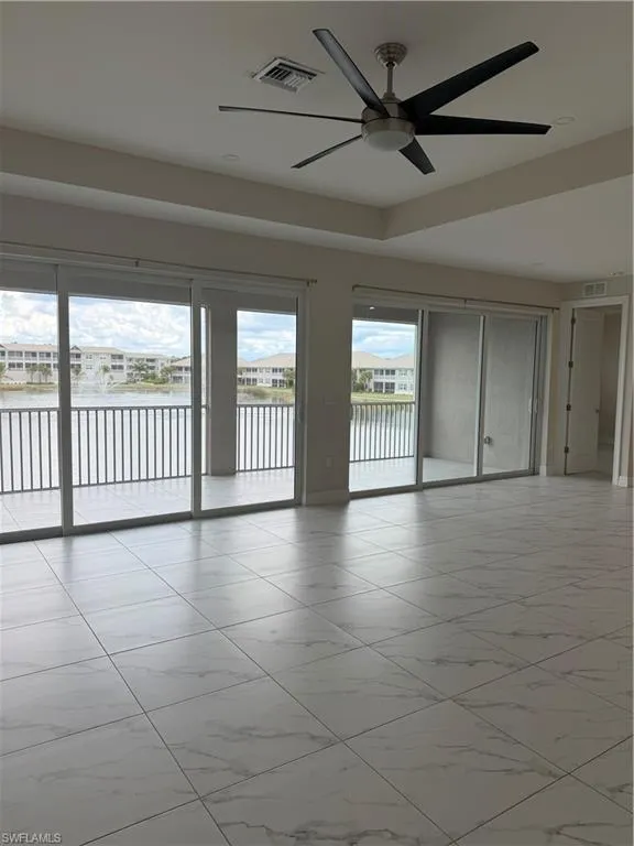 251 Indies Dr E #201 Naples, FL 34114