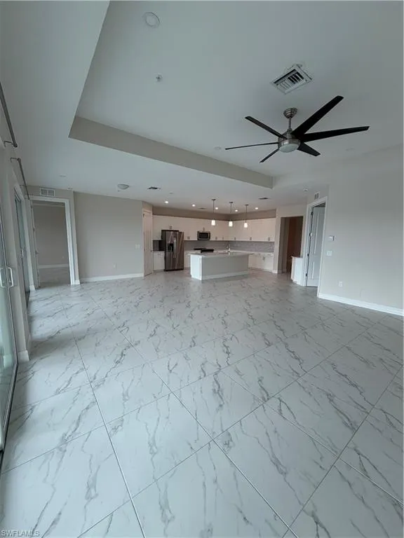 251 Indies Dr E #201 Naples, FL 34114