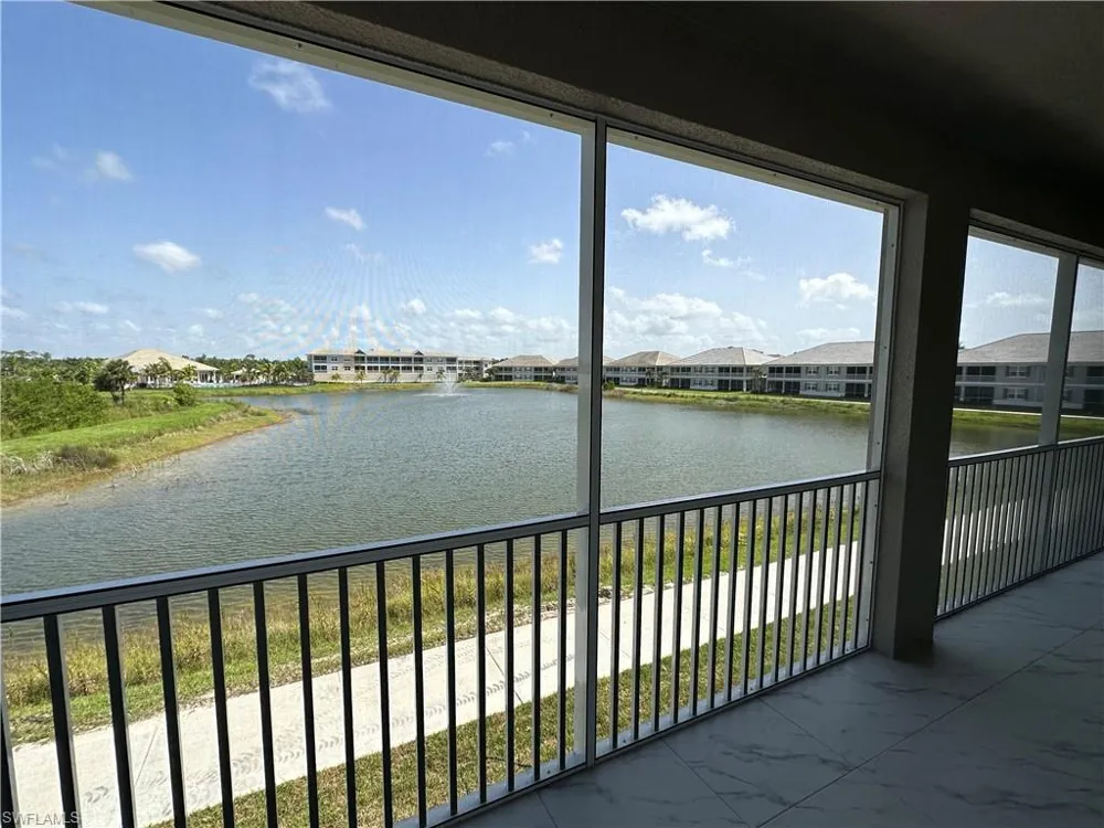 251 Indies Dr E #201 Naples, FL 34114