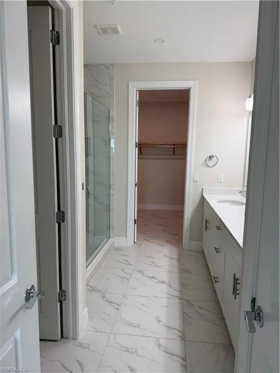 251 Indies Dr E #201 Naples, FL 34114