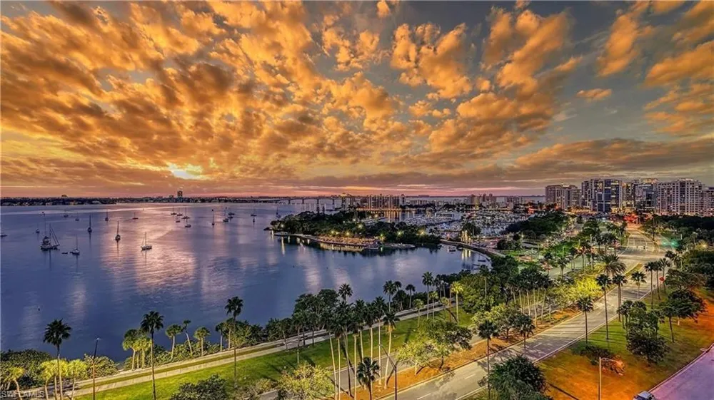 65 S Palm Avenue #702 Sarasota, FL 34236