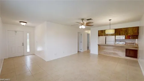 2303 NE 6th Street #3