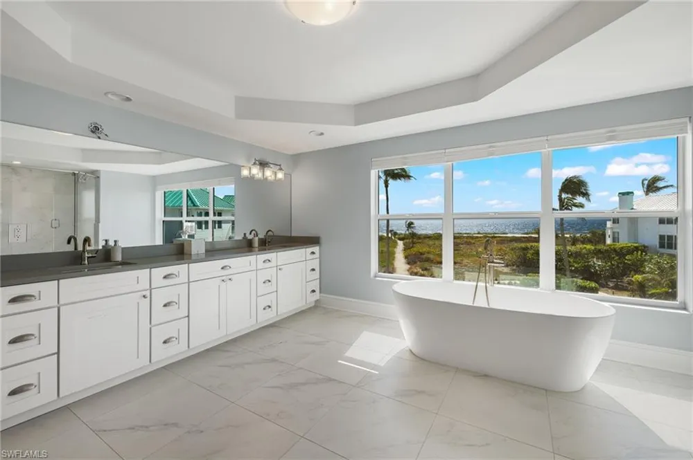 411 Bella Vista Way E Sanibel, FL 33957
