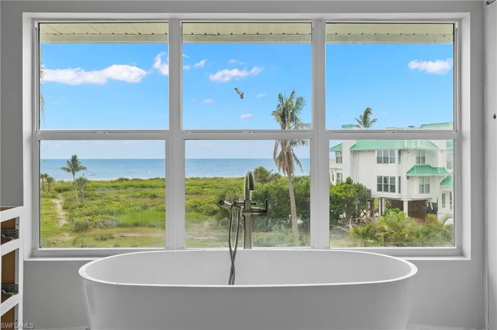 411 Bella Vista Way E Sanibel, FL 33957