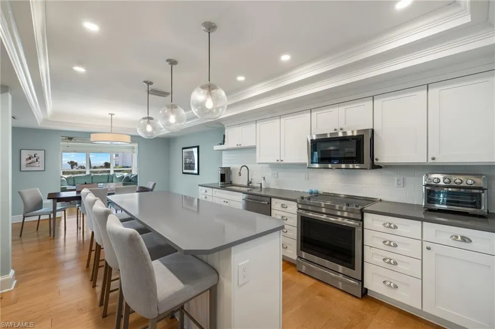 411 Bella Vista Way E Sanibel, FL 33957