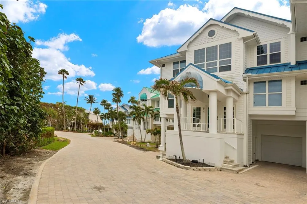 411 Bella Vista Way E Sanibel, FL 33957