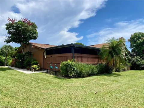 5647 Foxlake Drive