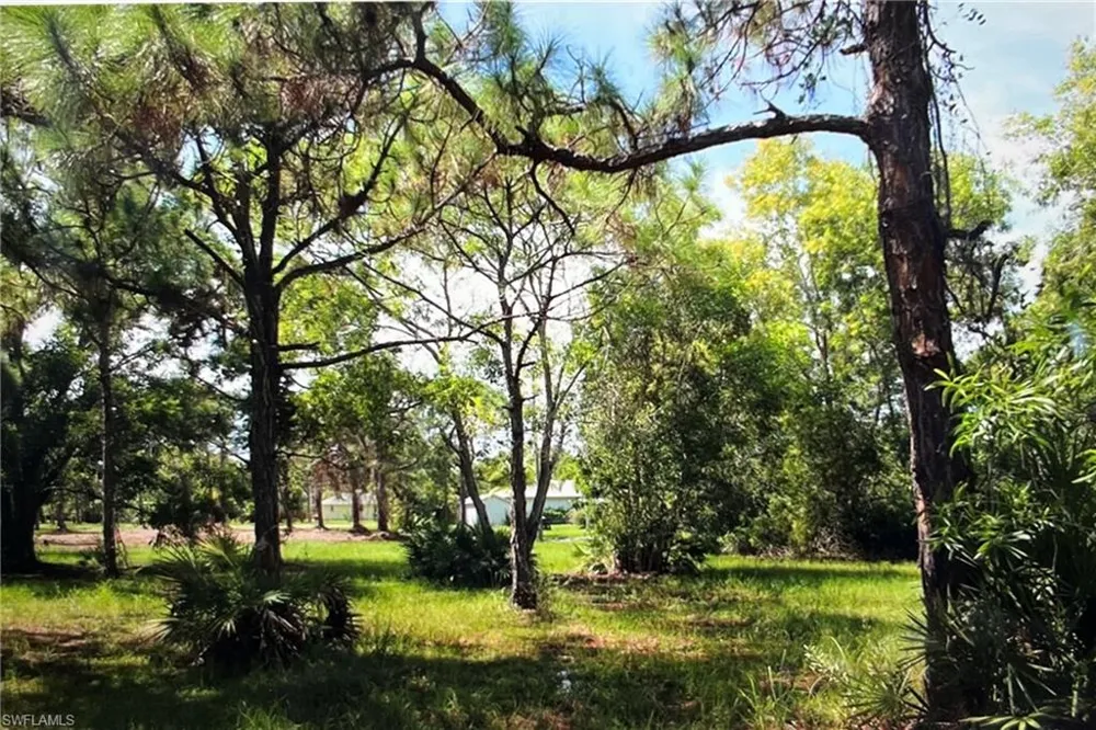 8757 Stringfellow Road St. James City, FL 33956