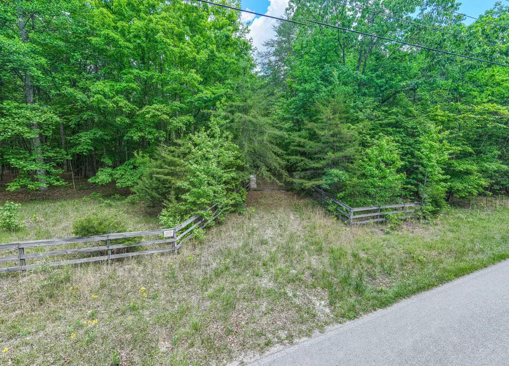 1215 Stage Coach Rd Sewanee, TN 37375