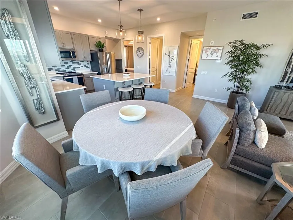 163 Indies Drive E #206 Naples, FL 34114