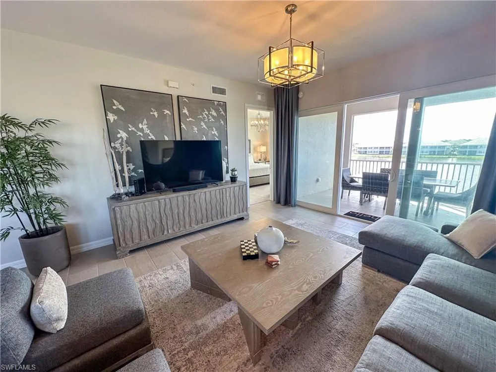 163 Indies Drive E #206 Naples, FL 34114