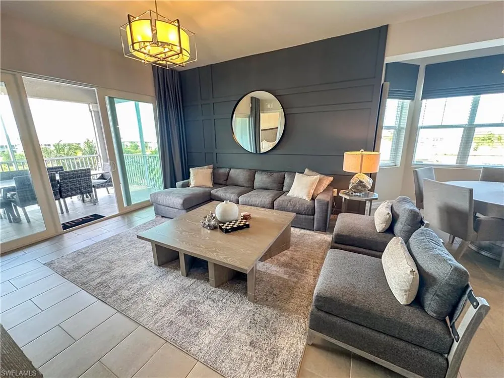 163 Indies Drive E #206 Naples, FL 34114