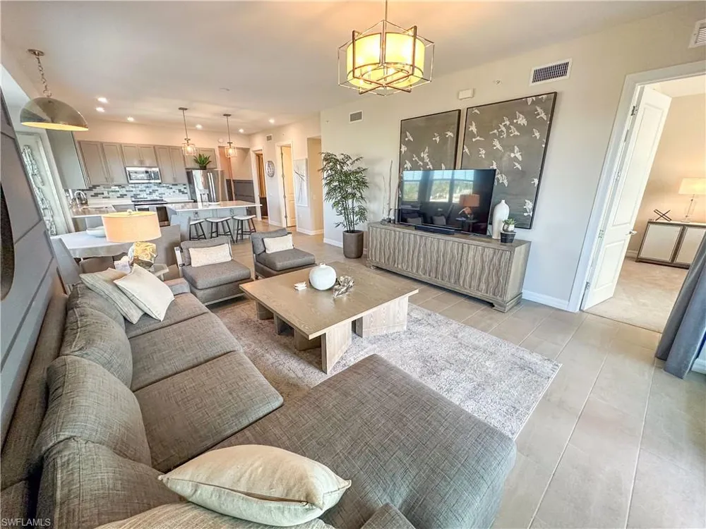163 Indies Drive E #206 Naples, FL 34114