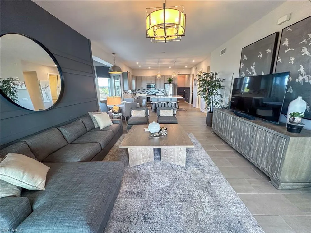 163 Indies Drive E #206 Naples, FL 34114