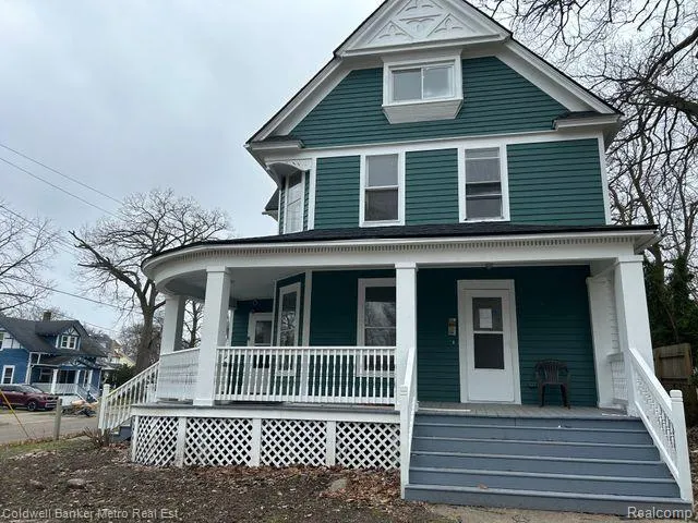 82 PALMER AVENUE Pontiac City, MI 48341